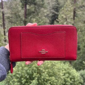 COACH Red Leather Phone Wallet with Gold Hardware EXCELLENT CONDITION AUTHENTIC